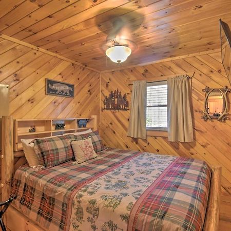 Helen Cabin With Deck And Hot Tub Less Than Half Mi To Main St Ngoại thất bức ảnh