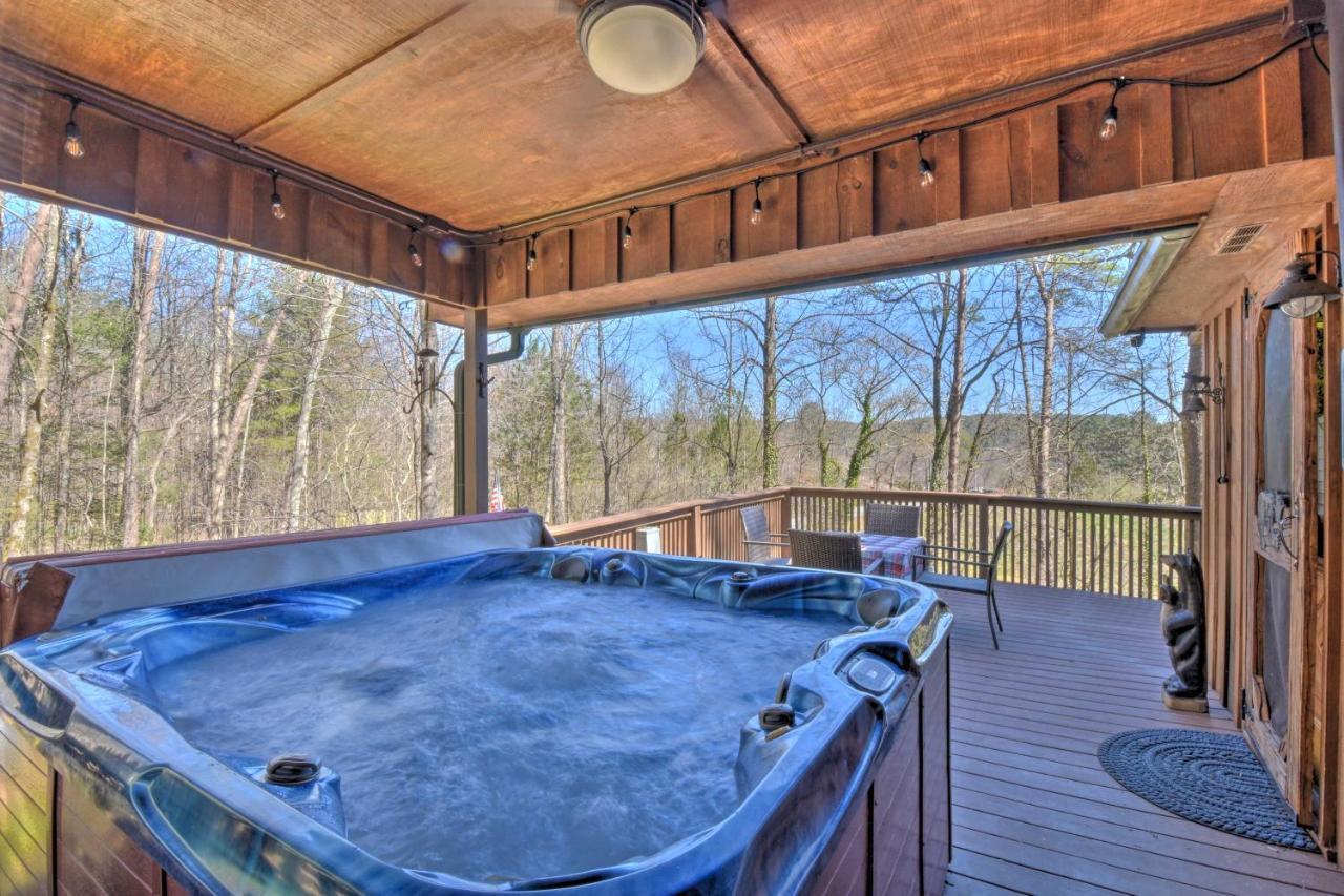 Helen Cabin With Deck And Hot Tub Less Than Half Mi To Main St Ngoại thất bức ảnh