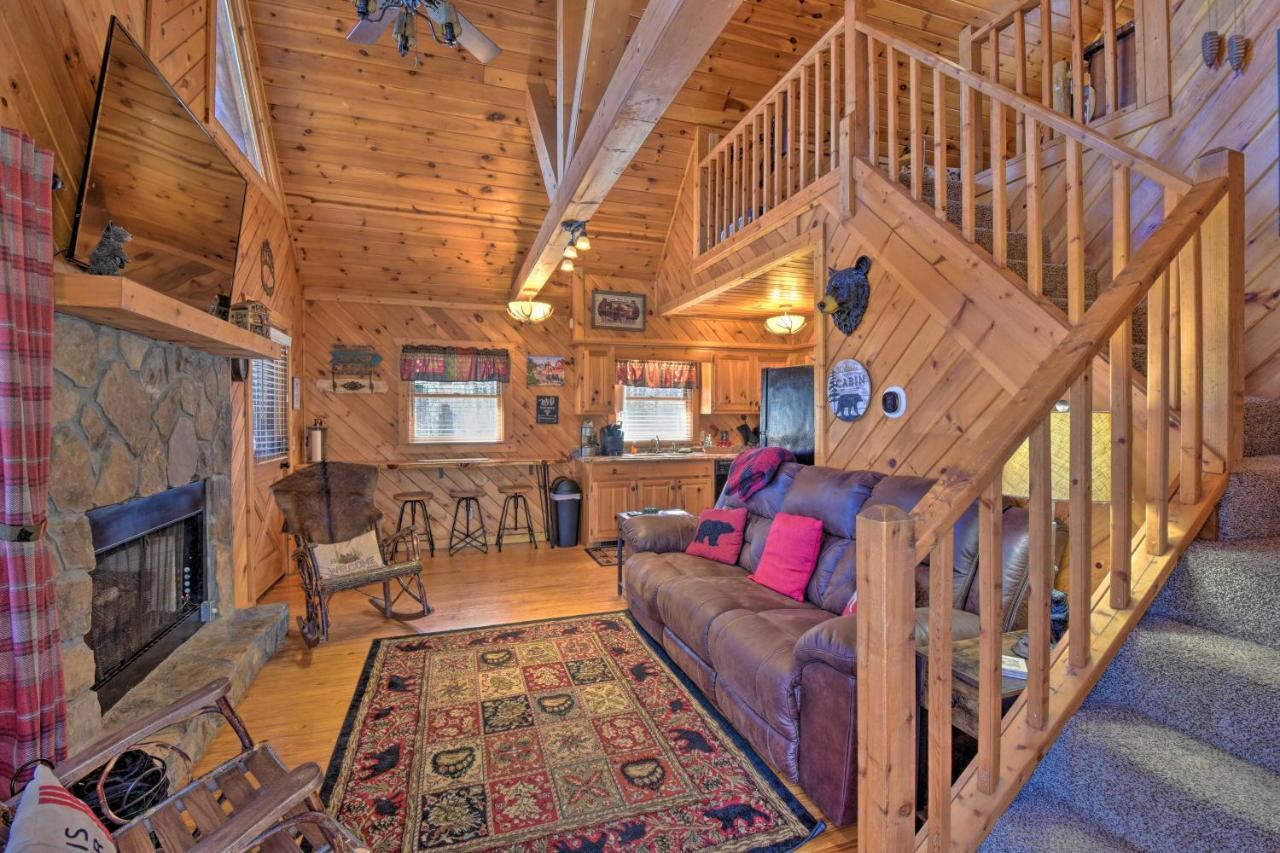 Helen Cabin With Deck And Hot Tub Less Than Half Mi To Main St Ngoại thất bức ảnh