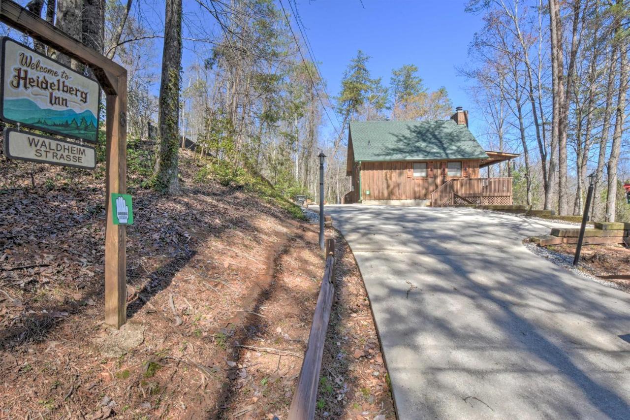Helen Cabin With Deck And Hot Tub Less Than Half Mi To Main St Ngoại thất bức ảnh