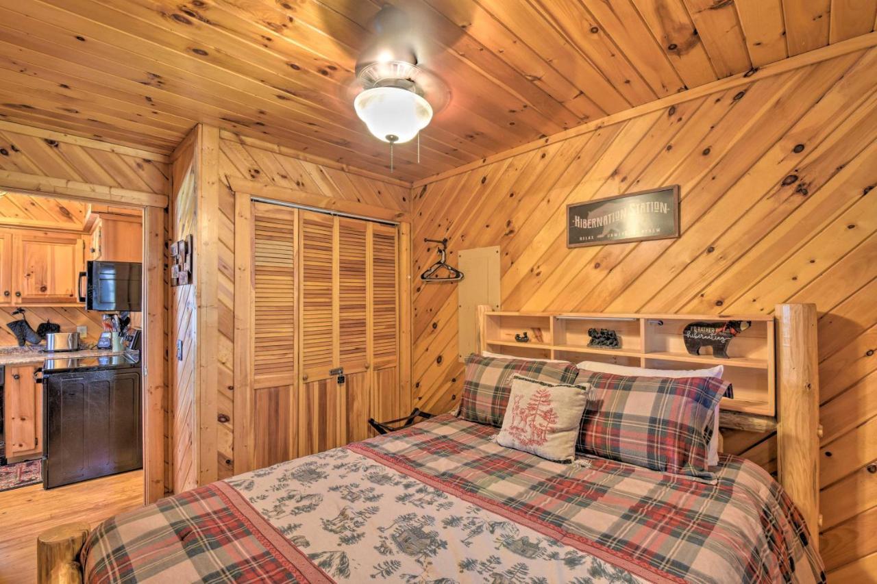 Helen Cabin With Deck And Hot Tub Less Than Half Mi To Main St Ngoại thất bức ảnh
